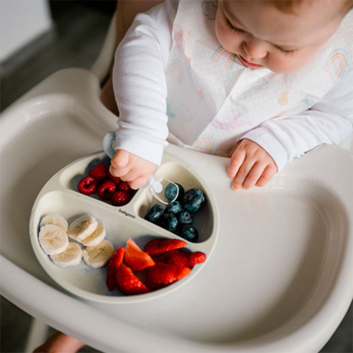 Детская силиконовая тарелка с тремя секциями BabyOno Детская силиконовая тарелка с тремя секциями BabyOno