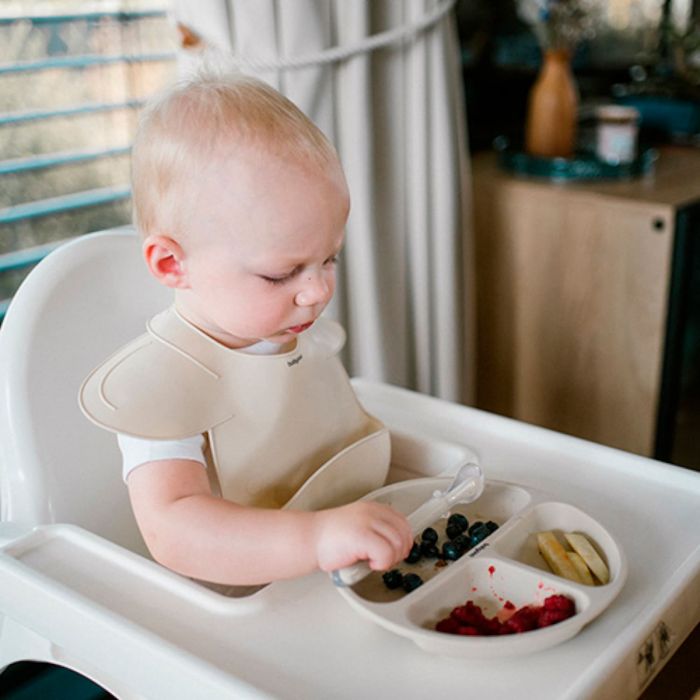 Детская силиконовая тарелка с тремя секциями BabyOno Детская силиконовая тарелка с тремя секциями BabyOno