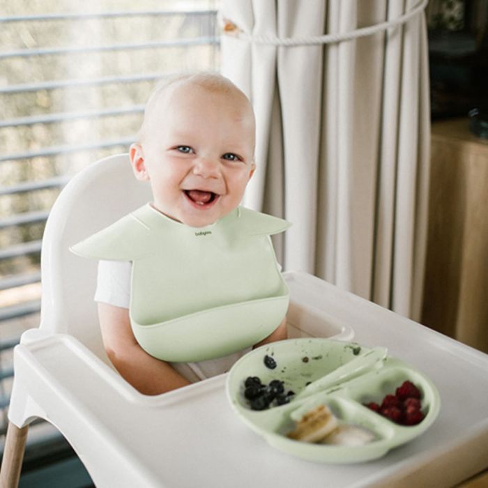 Силиконовый нагрудник с регулируемой застежкой BabyOno Силиконовый нагрудник с регулируемой застежкой BabyOno