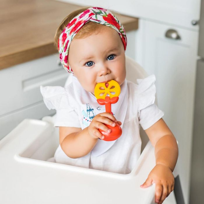 Прорезыватель для зубов развивающий с погремушкой BabyOno Прорезыватель для зубов развивающий с погремушкой BabyOno