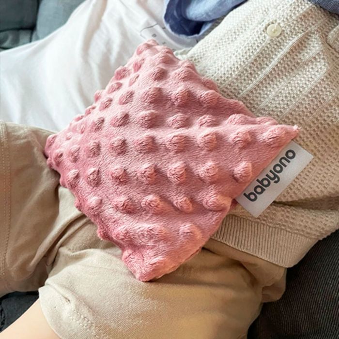 Подушка-грелка из косточек вишни и ароматом лаванды BabyOno Подушка-грелка из косточек вишни и ароматом лаванды BabyOno