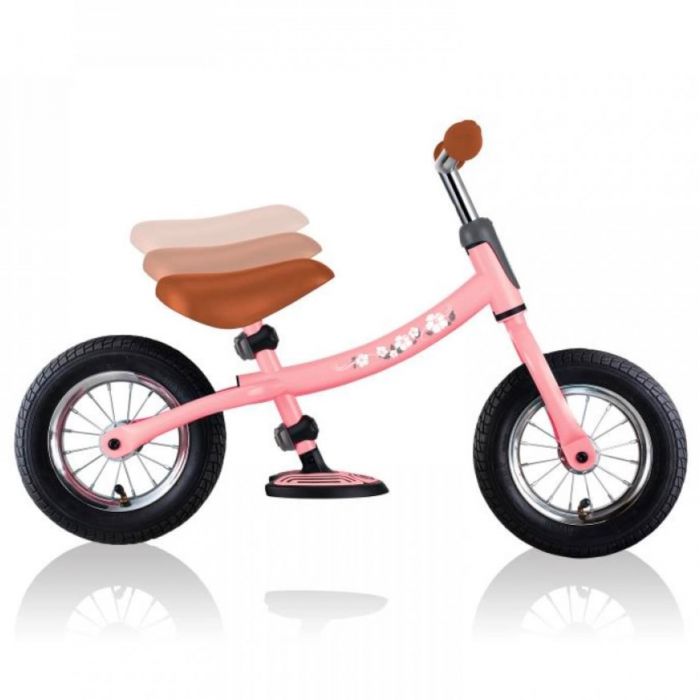 Беговел с надувными колесами Globber Go Bike Air