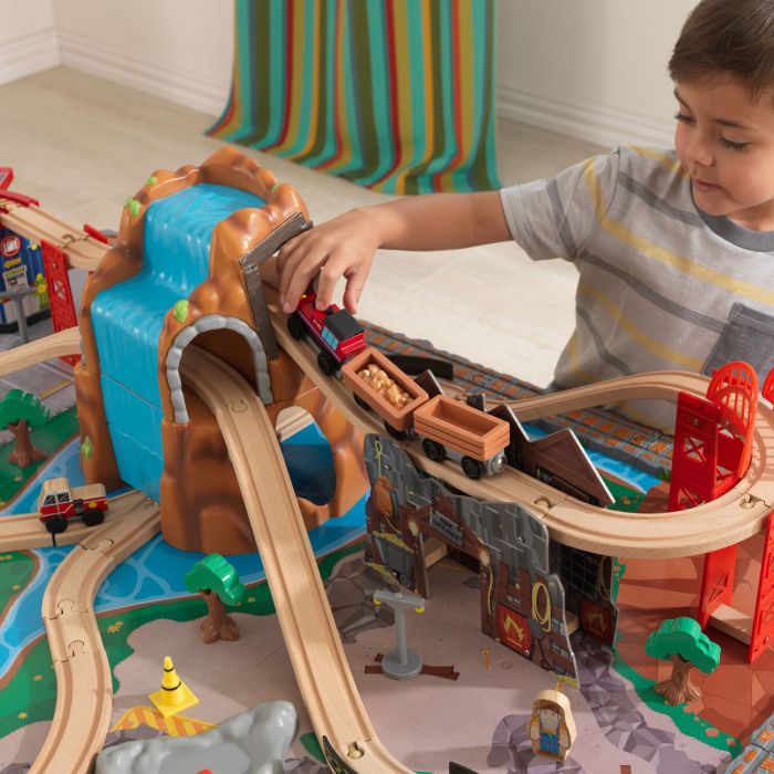 Игровой стол KidKraft 17498 Waterfall Junction Train Set & Table