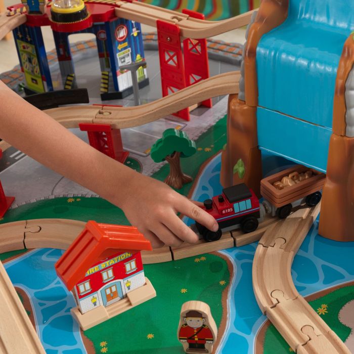 Игровой стол KidKraft 17498 Waterfall Junction Train Set & Table